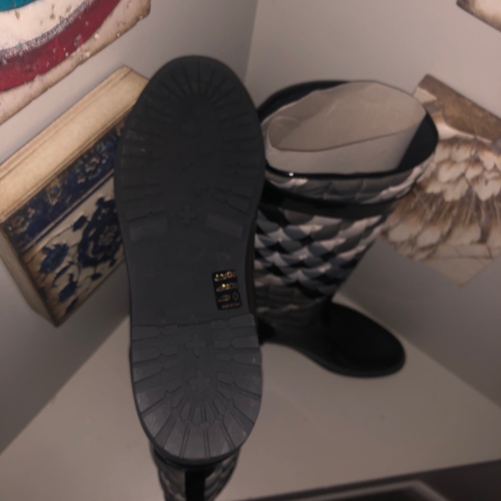 Burberry Black and White Quilted Rain Boots. - Picture 2 of 6